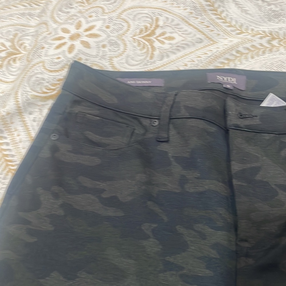 Women’s Leggings Brand: NYDJ Size: 8 - Picture 3 of 9